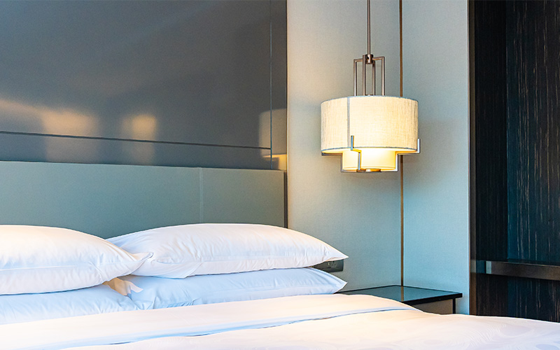 den trang tri noi that