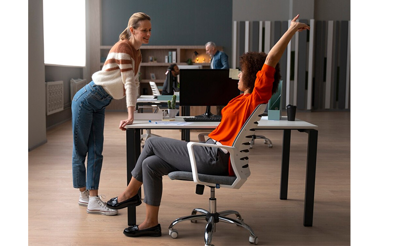 ghế văn phòng chân xoay