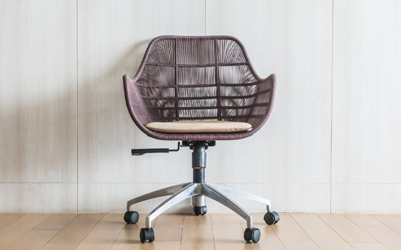 ghế văn phòng chân xoay