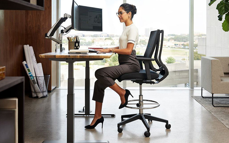 bàn làm việc nâng hạ thông minh