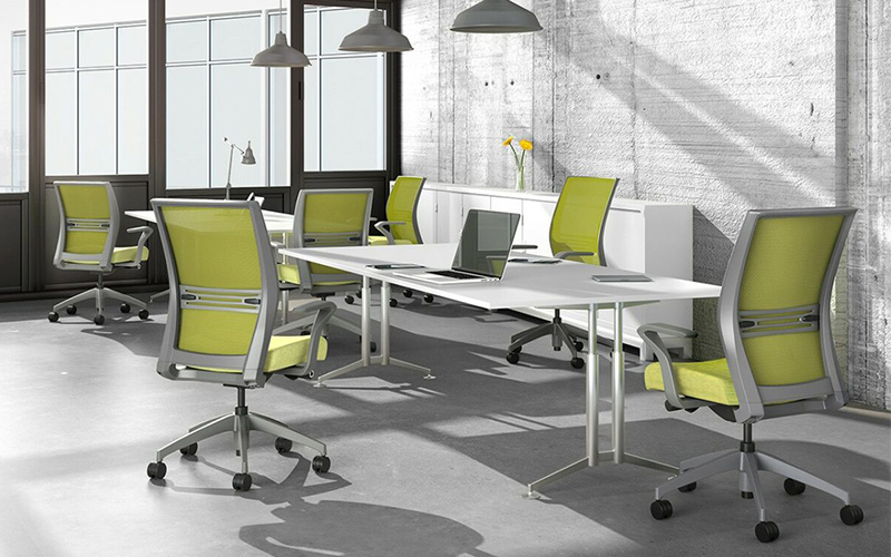 showroom bàn ghế văn phòng