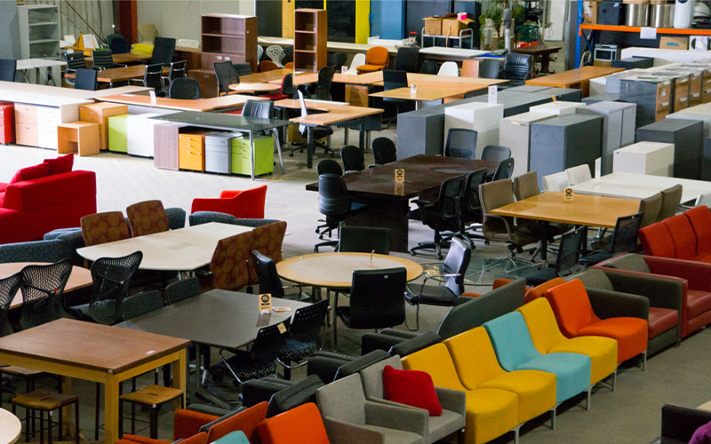 showroom bàn ghế văn phòng