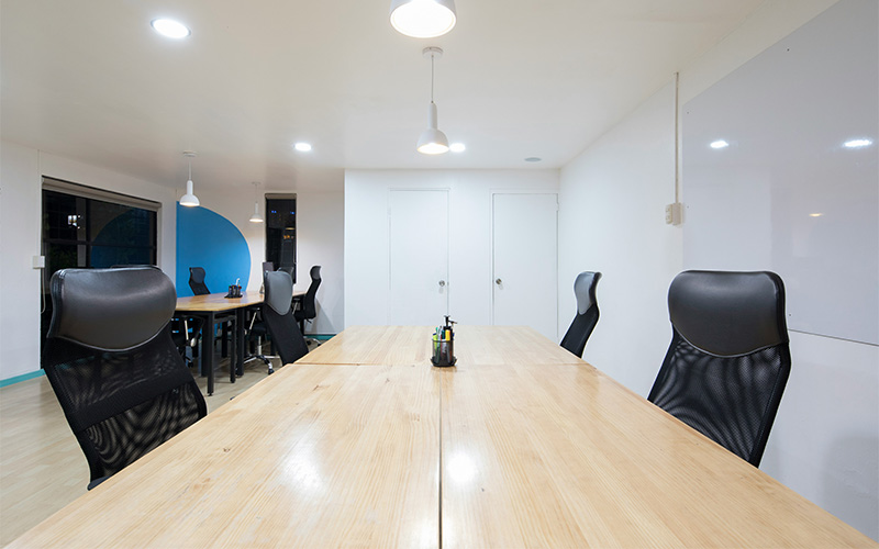 bàn ghế họp văn phòng