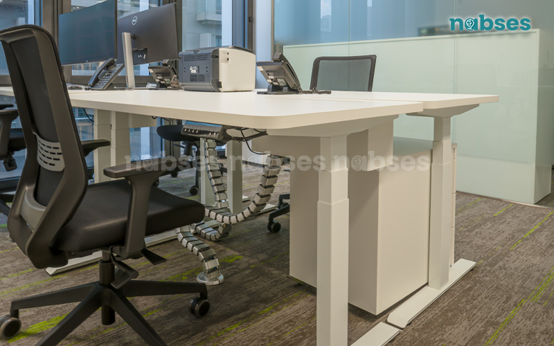 chân bàn nâng hạ thông minh