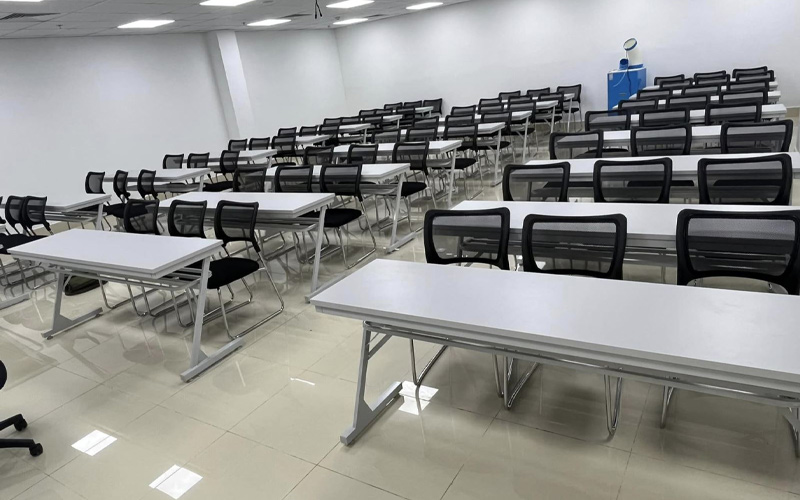 ghế chân quỳ phòng họp