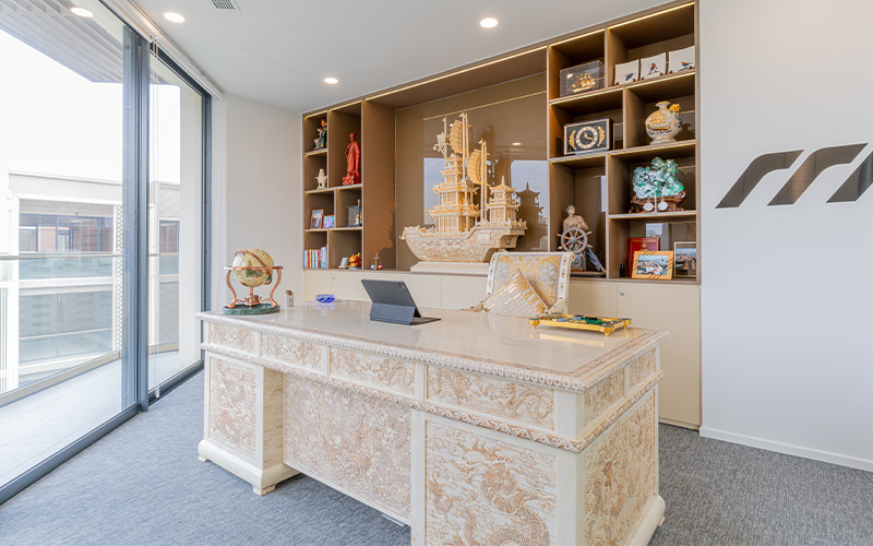 bàn làm việc chủ tịch