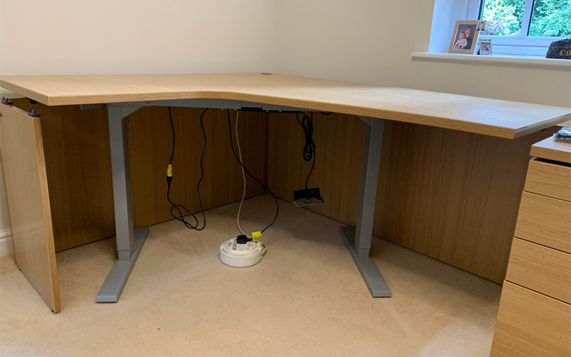 bàn thay đổi chiều cao