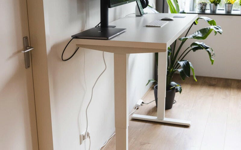 bàn thay đổi chiều cao