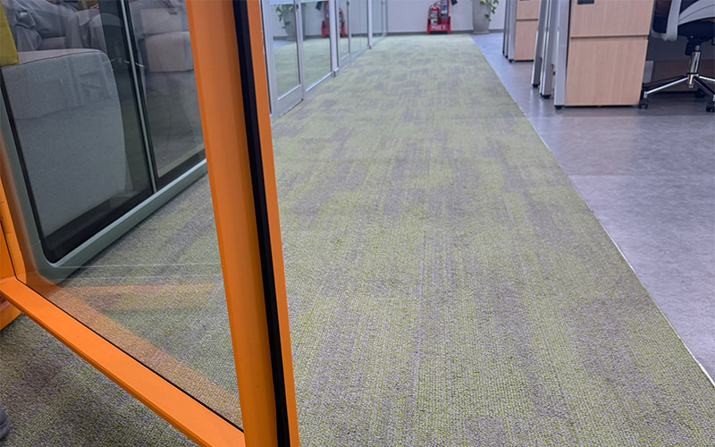 Thảm tấm linh hoạt trong thiết kế lắp đặt