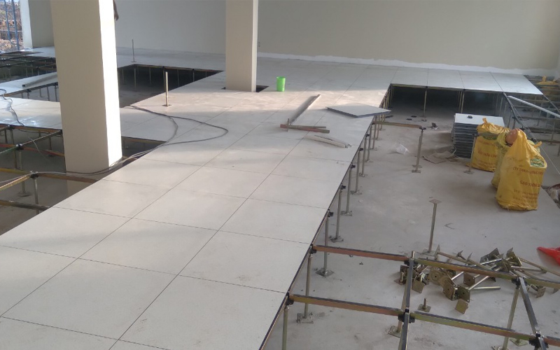 sàn nâng kỹ thuật chống tĩnh điện