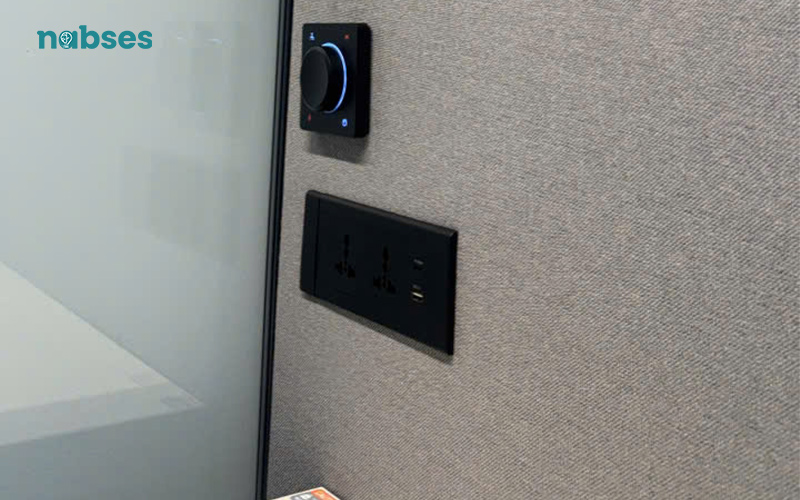 phone booth cách âm