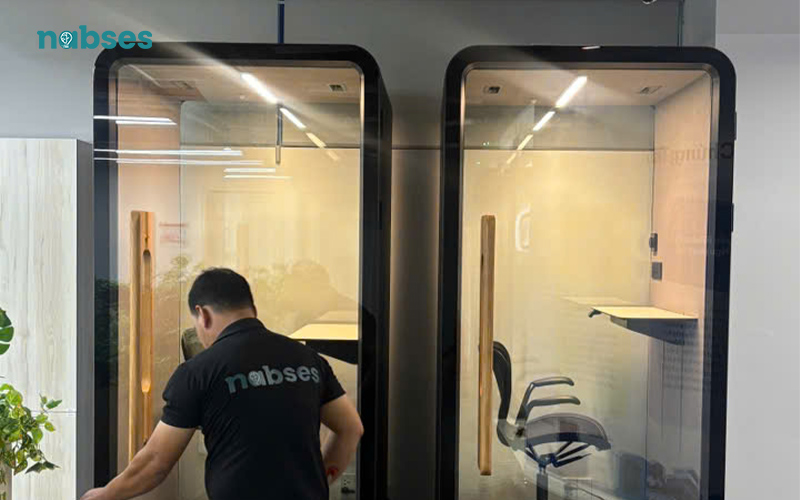 phone booth cách âm